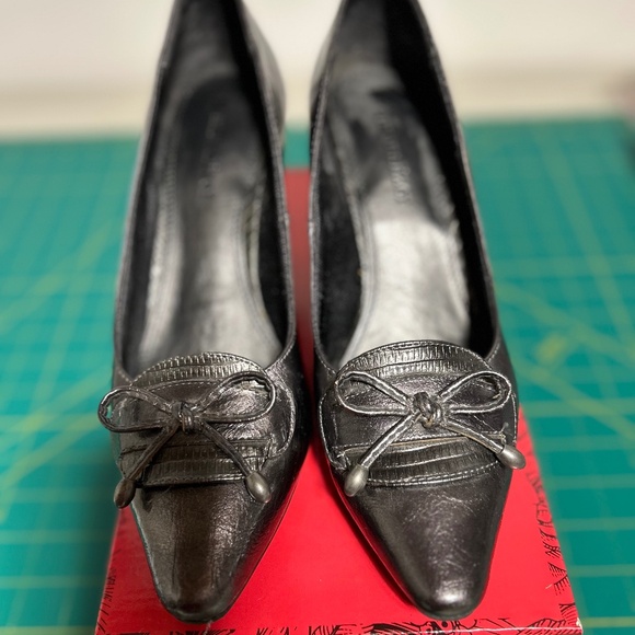 Shoes - Picture 1 of 5
